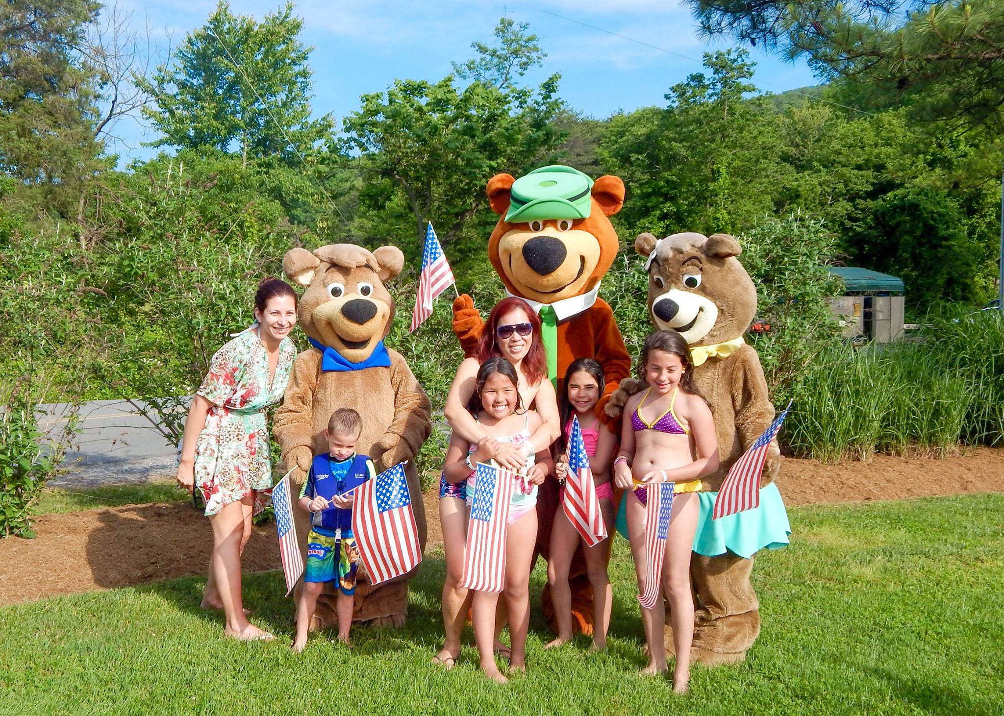 Theme Weeks Yogi Bear s Jellystone Park Camp Resorts